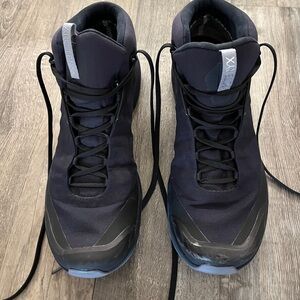 Arc’teryx Women's Aerios FL Mid GTX Hiking Shoes